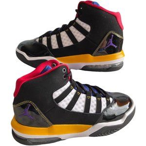 Big boy’s Sneakers Size 4.5 JORDAN MAX AURA (GS)Black/Court Purple-White
